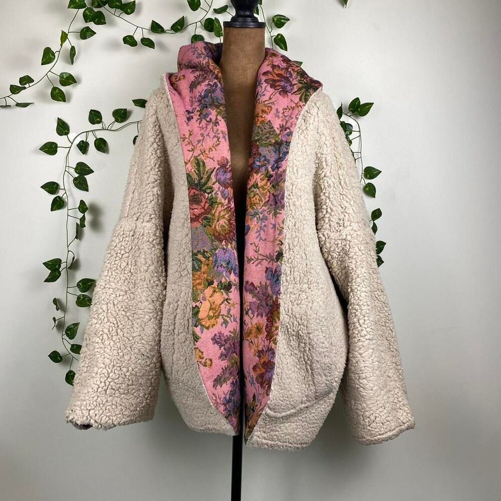 UO Reversible cozy coat Pink floral print Sherpa lined oversized jacket grandma - Picture 5 of 6
